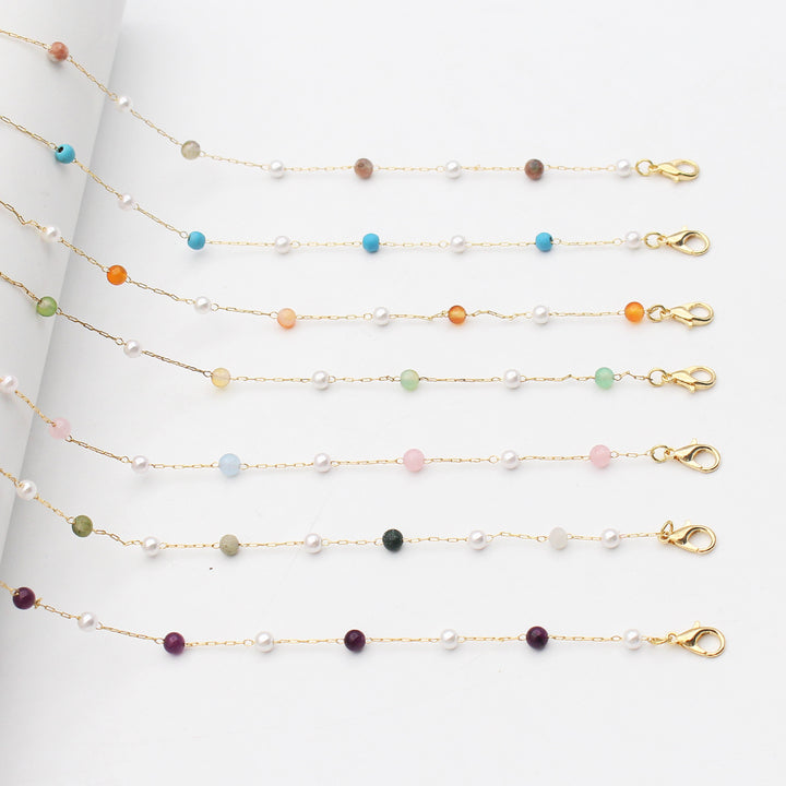 Elegant Multi-Color Eyewear Chain Bowlift