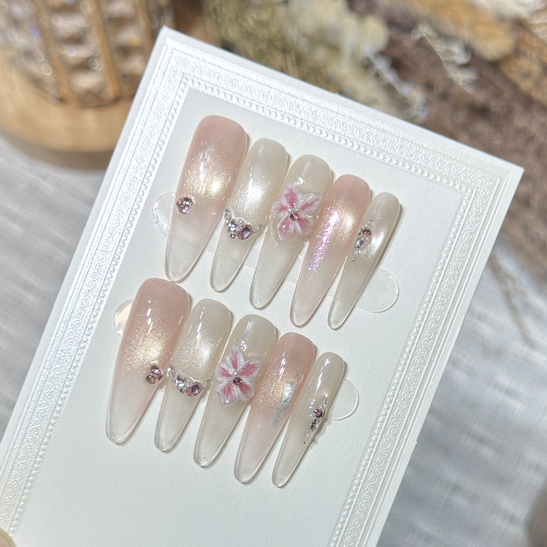 Artistic Floral-Accent Press-On Nail Set Bowlift