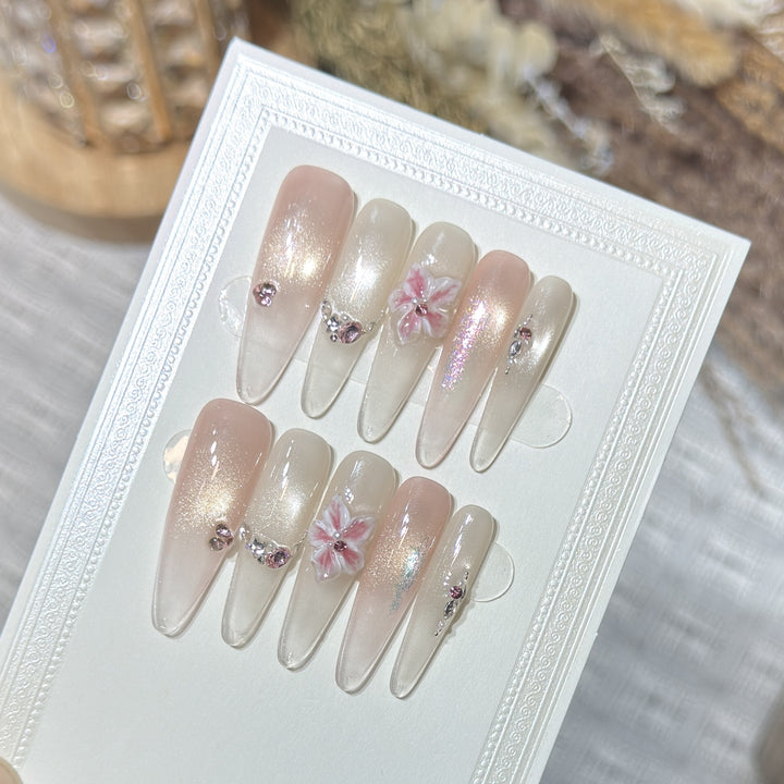 Artistic Floral-Accent Press-On Nail Set Bowlift
