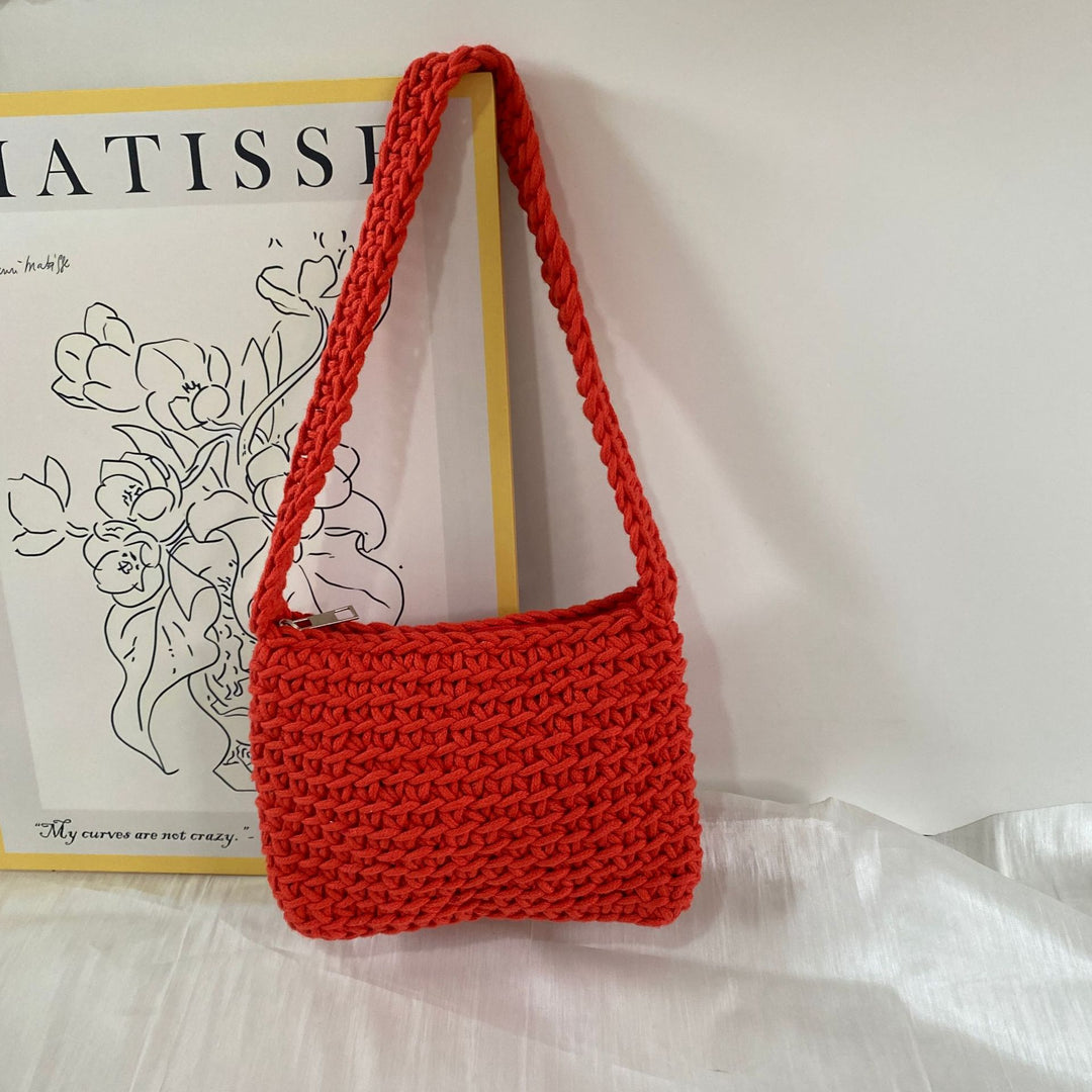 Hand-knotted shoulder bag made of high-quality sustainable material Bowlift
