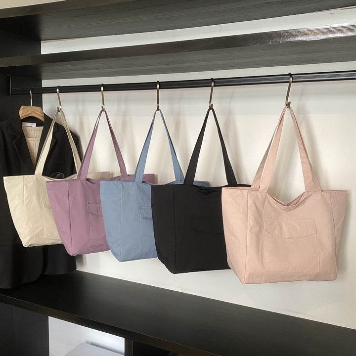 Spacious shopping bag with practical front pocket Bowlift