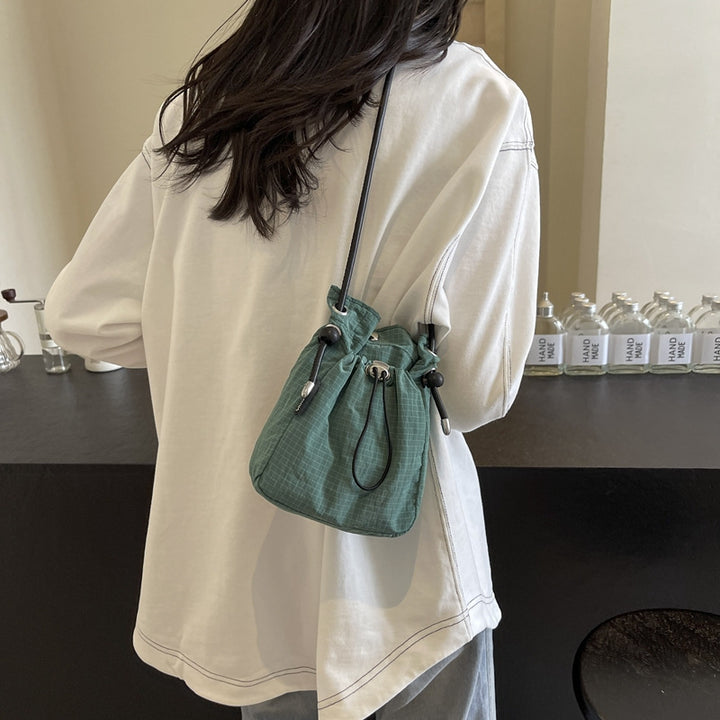 Practical shoulder bag with adjustable carrying system Bowlift