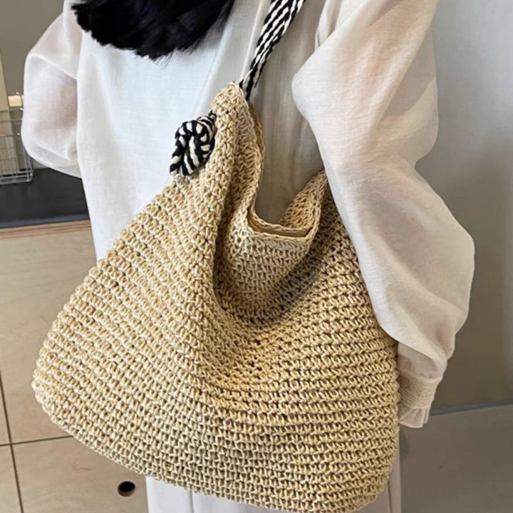 Trendy Macramé Tote with Playful Details Bowlift