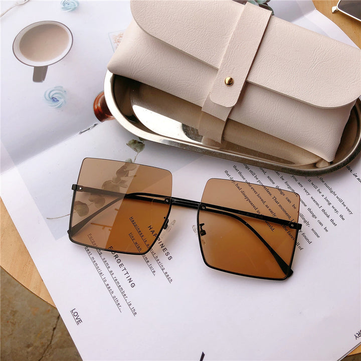 Fashionable Oversized Square Sunglasses Bowlift