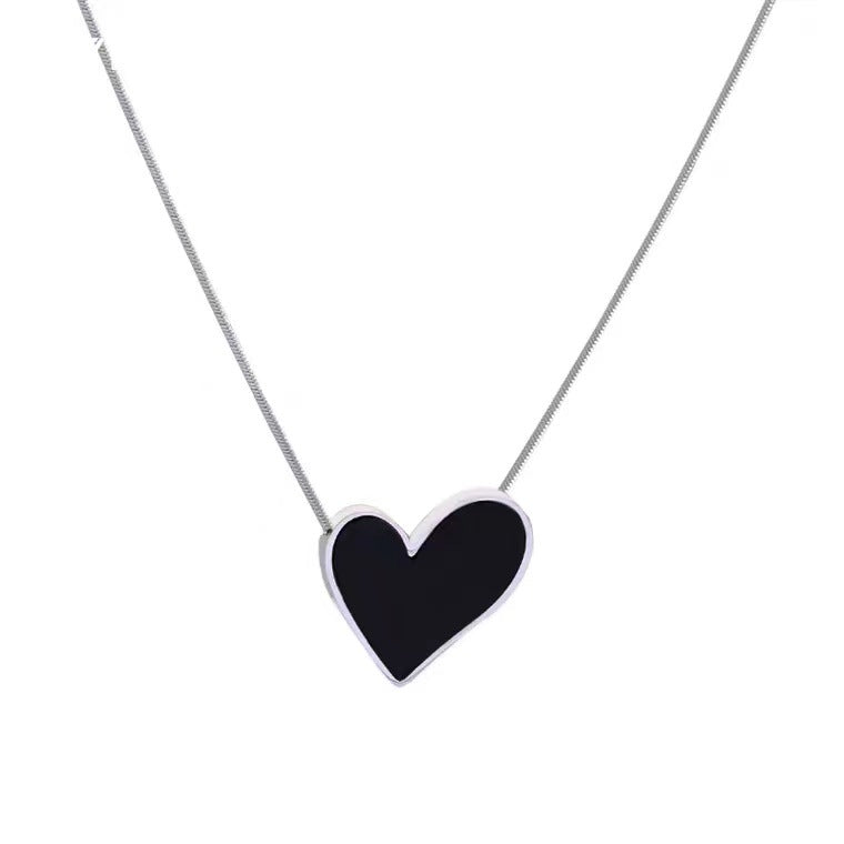 Artistic Heart-Shaped Pendant Necklace Bowlift