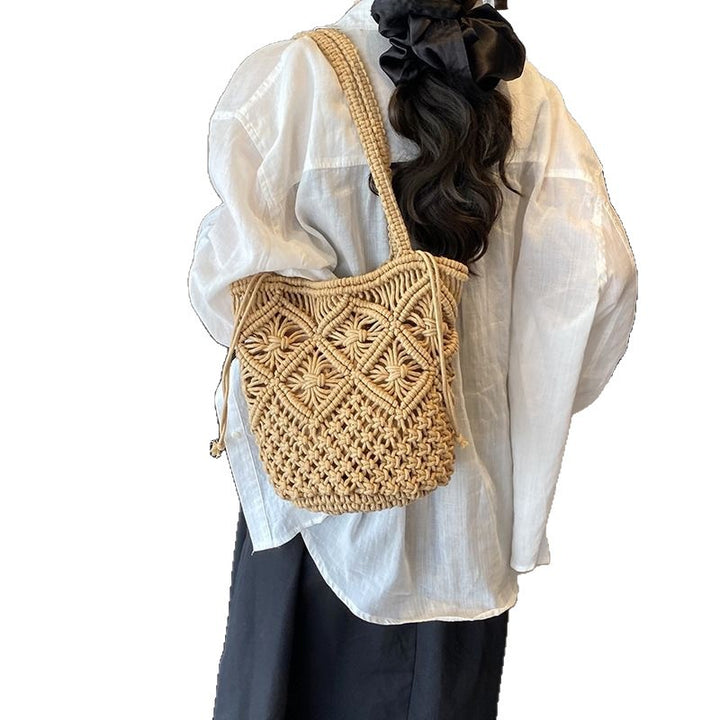 Handcrafted basket bag with floral patterns Bowlift