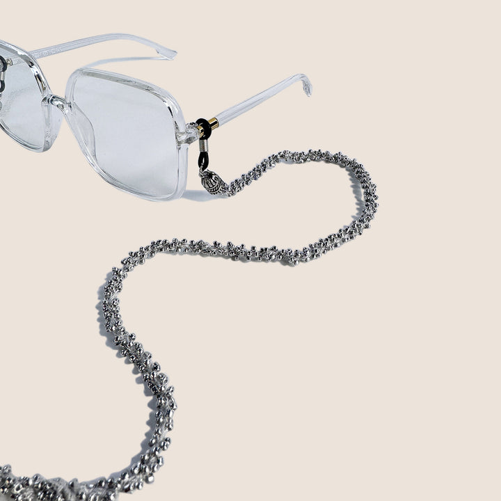 Elegant Beaded Eyewear Chain Bowlift