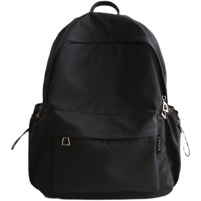 Practical backpack with innovative closure system Bowlift