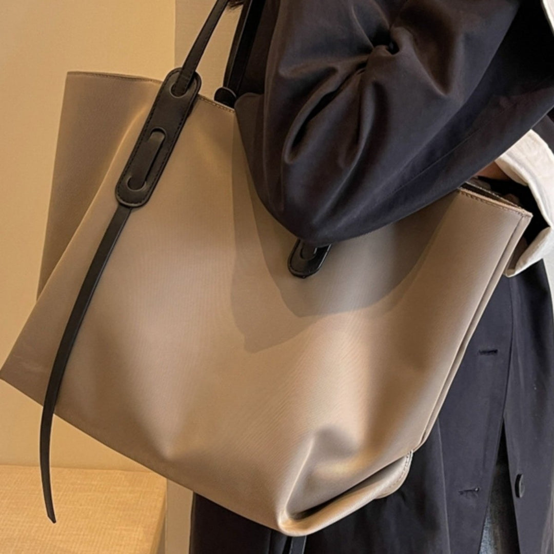 Sleek Minimalist Tote Bag Bowlift