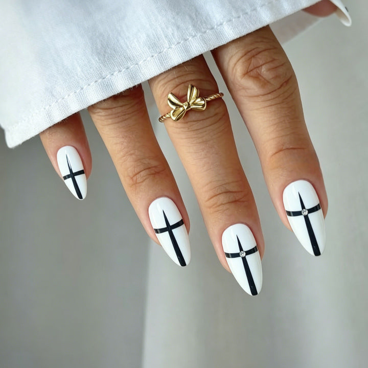 Artificial nails with modern geometric design Bowlift