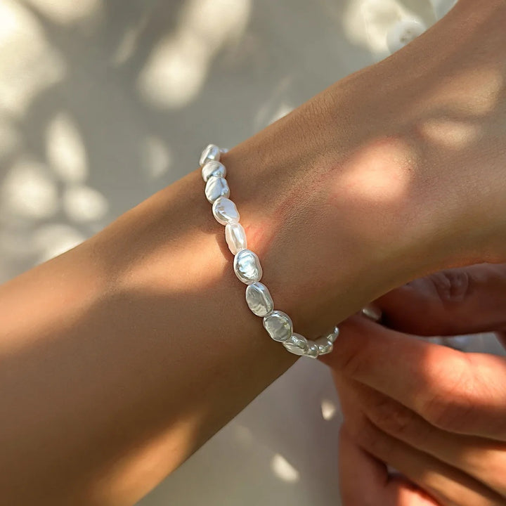 Delicate Pearl Necklace Bowlift