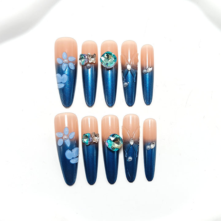 Artificial nails with an elegant glitter and flower design Bowlift