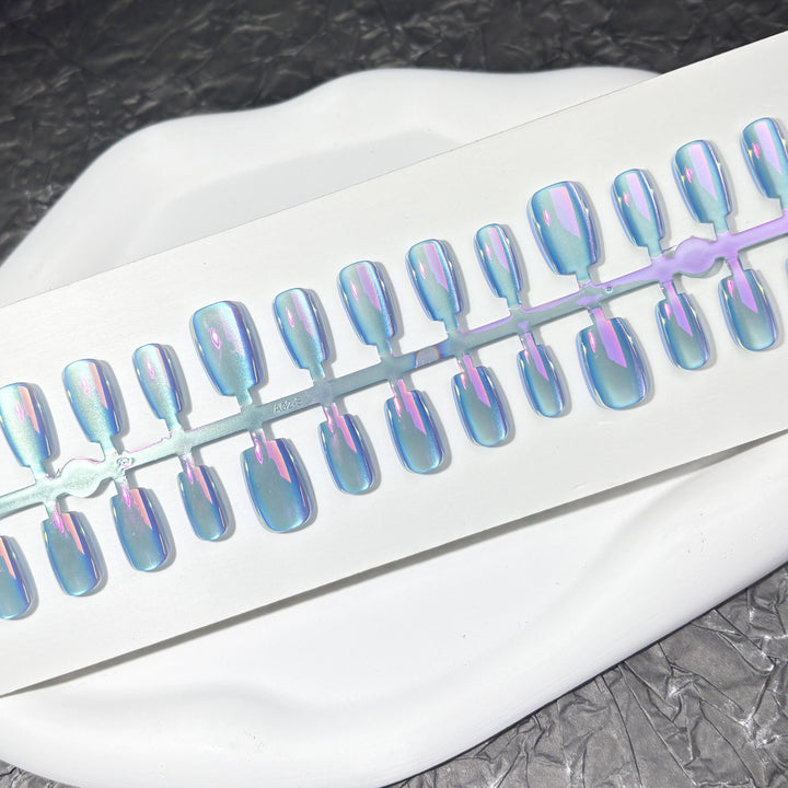 Iridescent Nail Art Press-On Kit