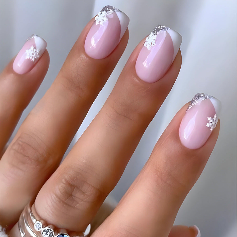 Artificial nails with glamorous snowflake design Bowlift