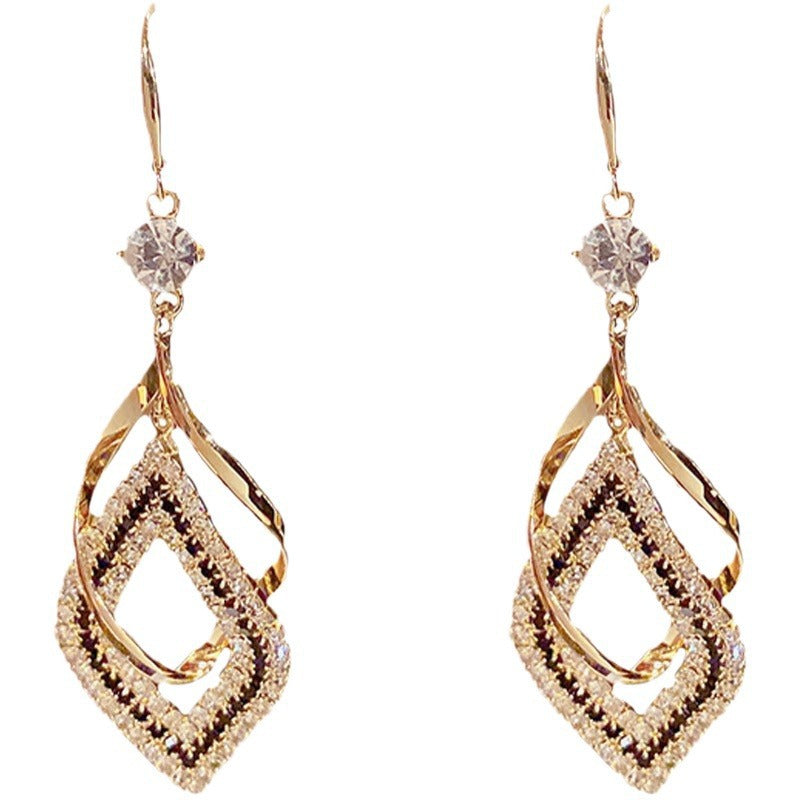 Statet Dangle Earrings Bowlift