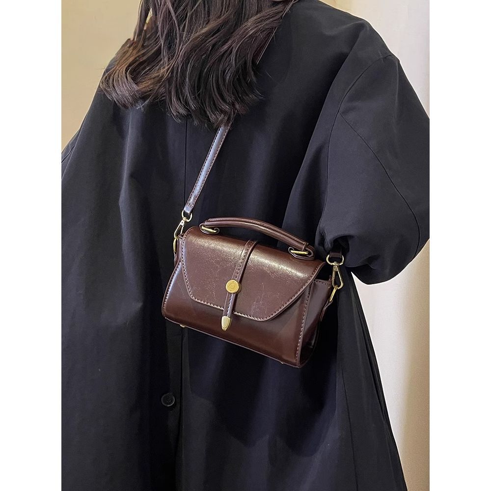 Elegant Structured Crossbody Handbag Bowlift