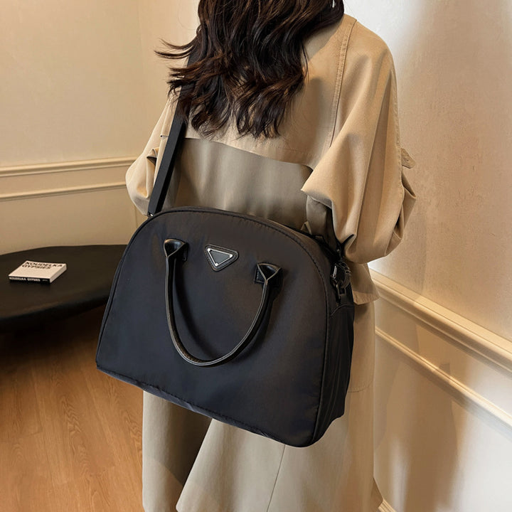 Elegant Structured Handbag Bowlift