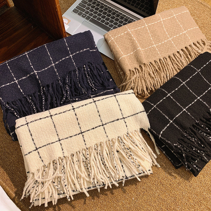 Cozy and Stylish Blanket with Fringes Bowlift