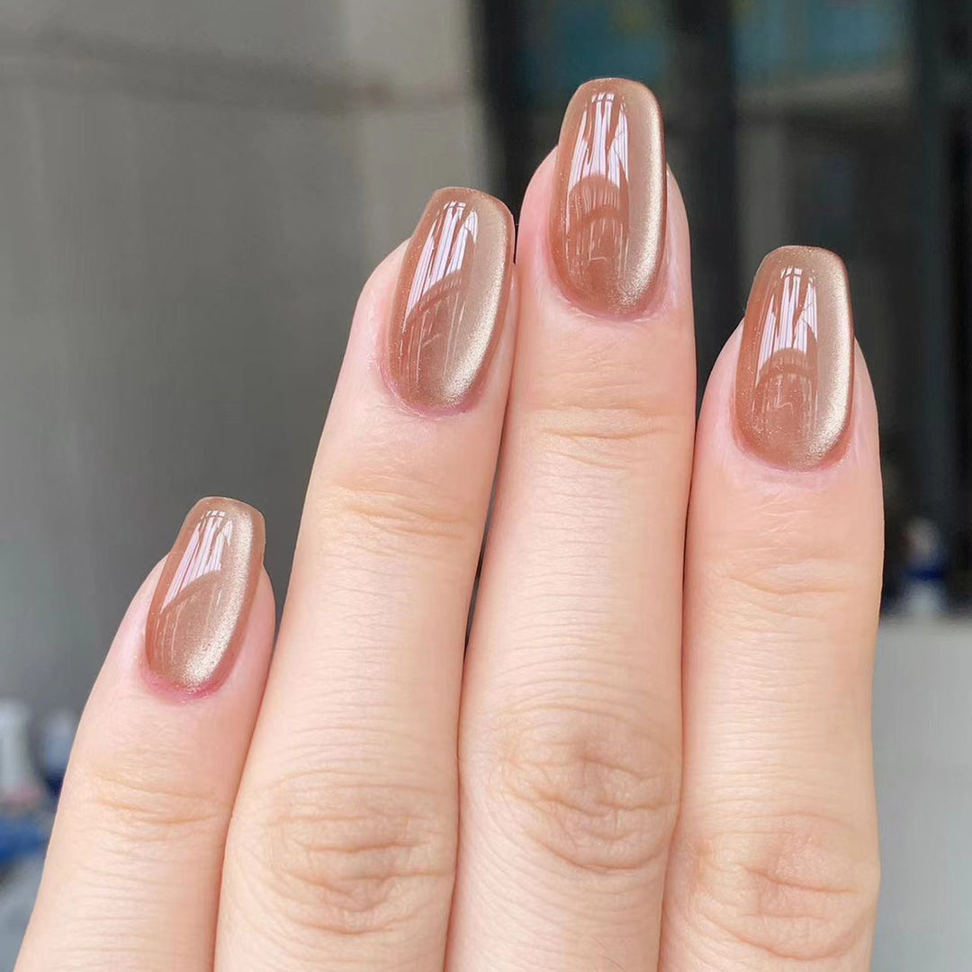 Luxurious gel nails with elegant high-gloss finish Bowlift