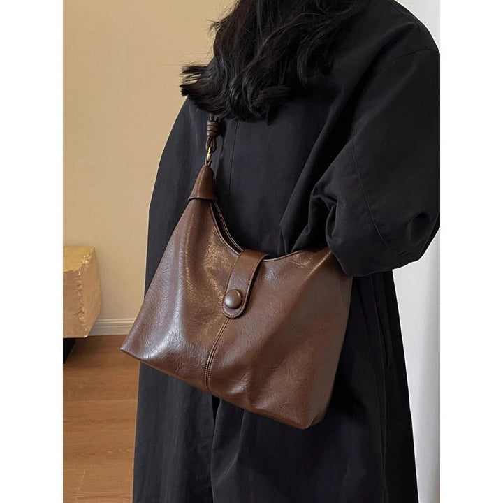 Classic Leather Hobo Bag Bowlift