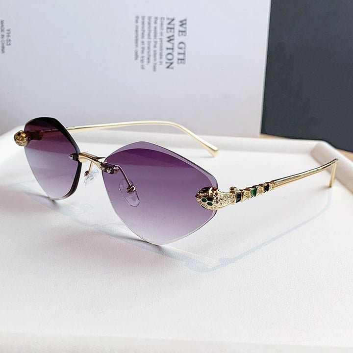 Women's Cat-Eye Sunglasses with Luxurious Jewelry Frame Bowlift