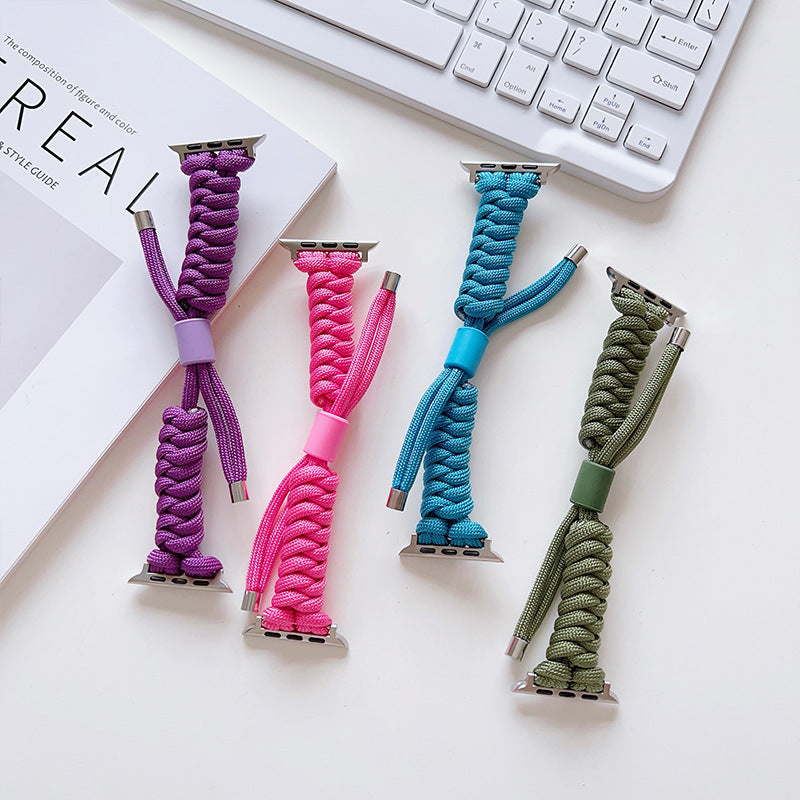 Sporty wristband with practical device loop Bowlift