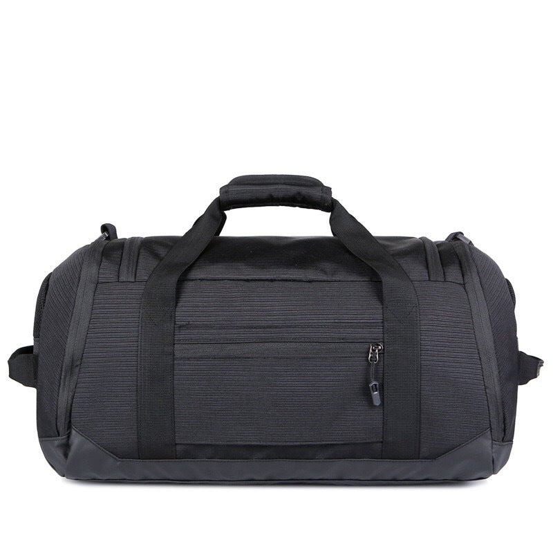Spacious sports and travel bag with reinforced bottom Bowlift