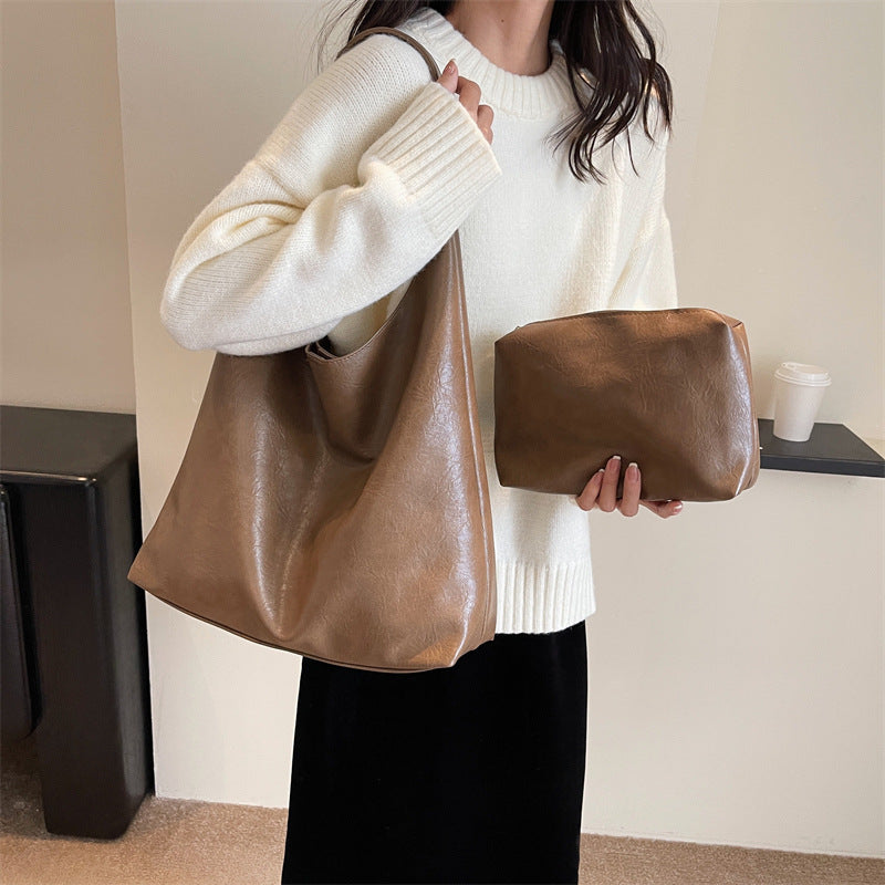 Minimalist Leather Tote Bowlift