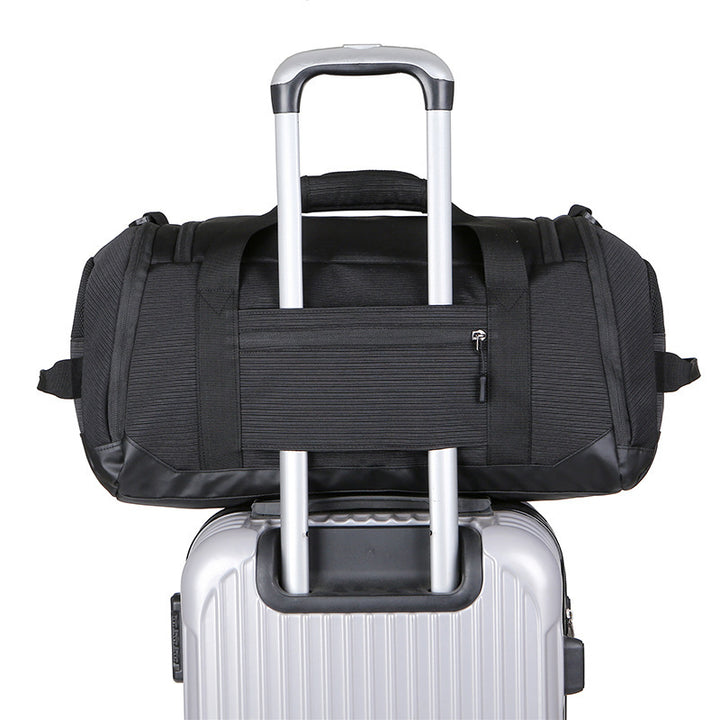 Spacious sports and travel bag with reinforced bottom Bowlift