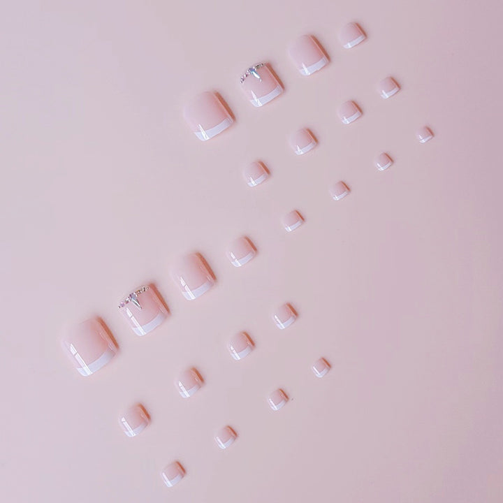 Nail art set with elegant rhinestone details Bowlift