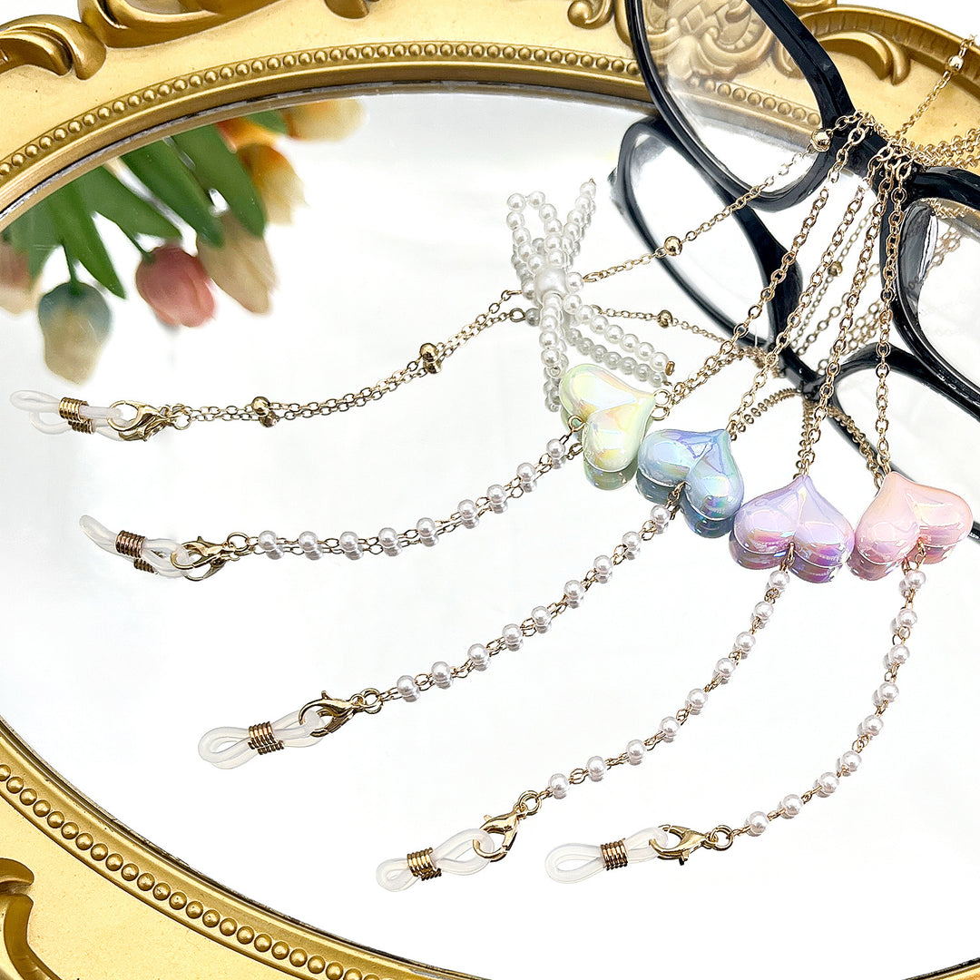 Heart-Detail Eyewear Chain Bowlift