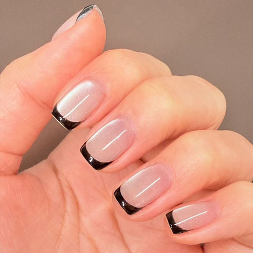 Artificial nails with contrasting French design Bowlift