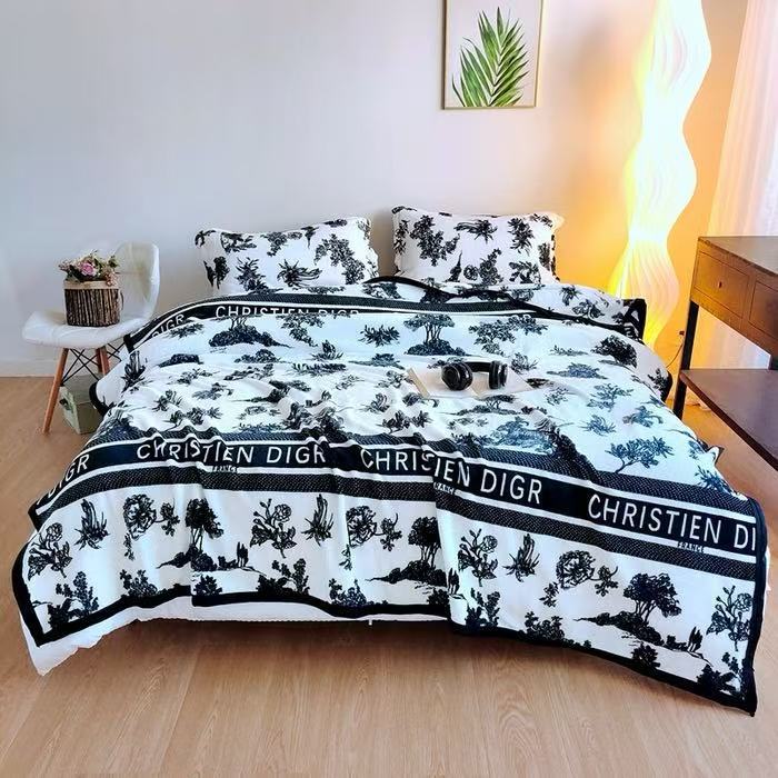 Ladies Cozy Day Bedspread with Cute Cloud Design Bowlift