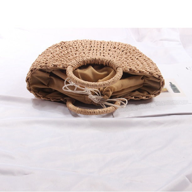 Elegant Bast bag with unique design Bowlift