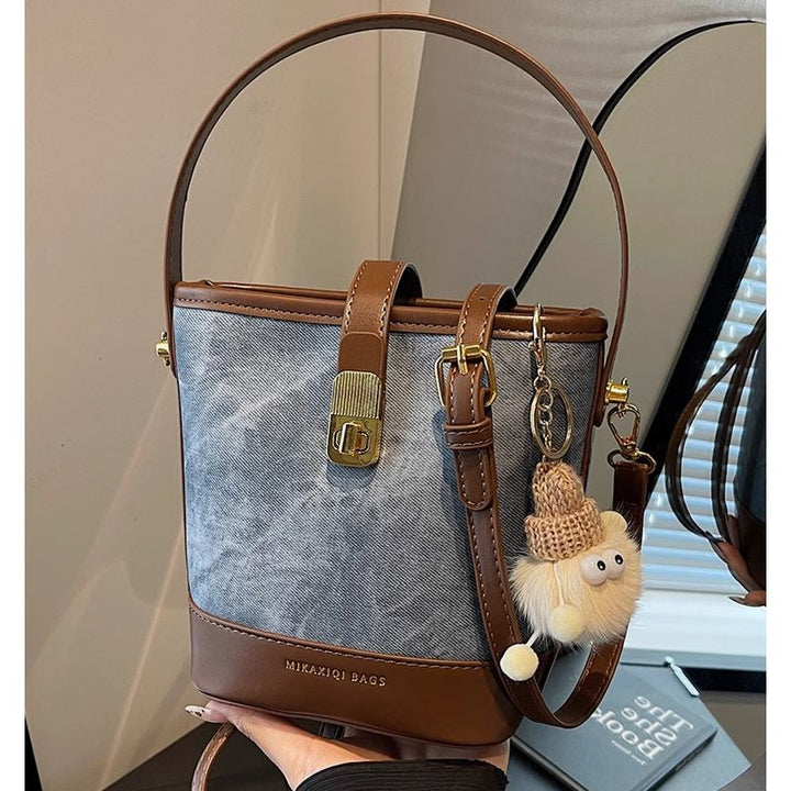 Elegant Structured Bucket Bag Bowlift