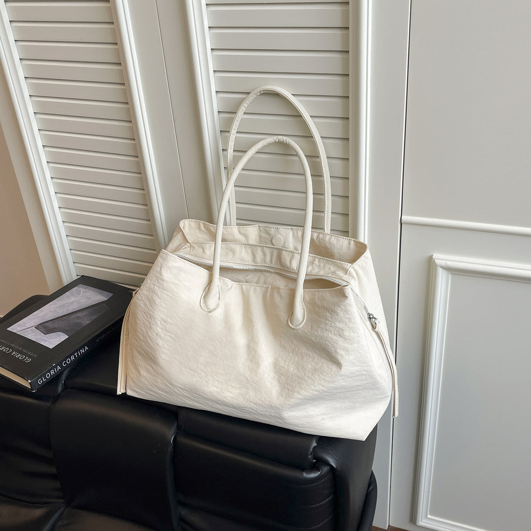 Elegant and Multifunctional Handbag Bowlift