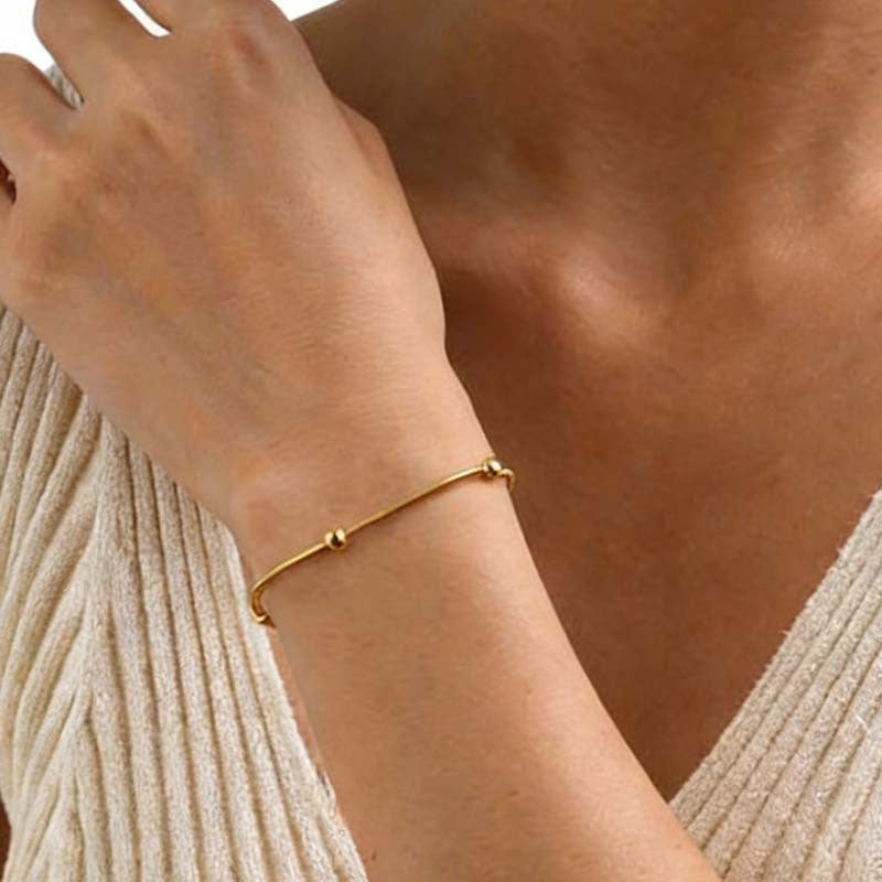 Minimalist Silver Charm Bracelet Bowlift
