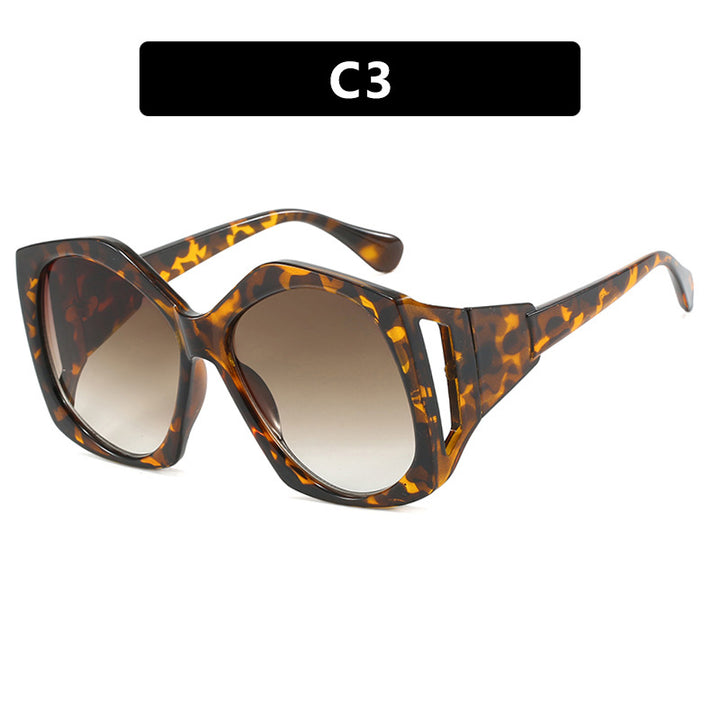 Women oversized sunglasses with futuristic design Bowlift