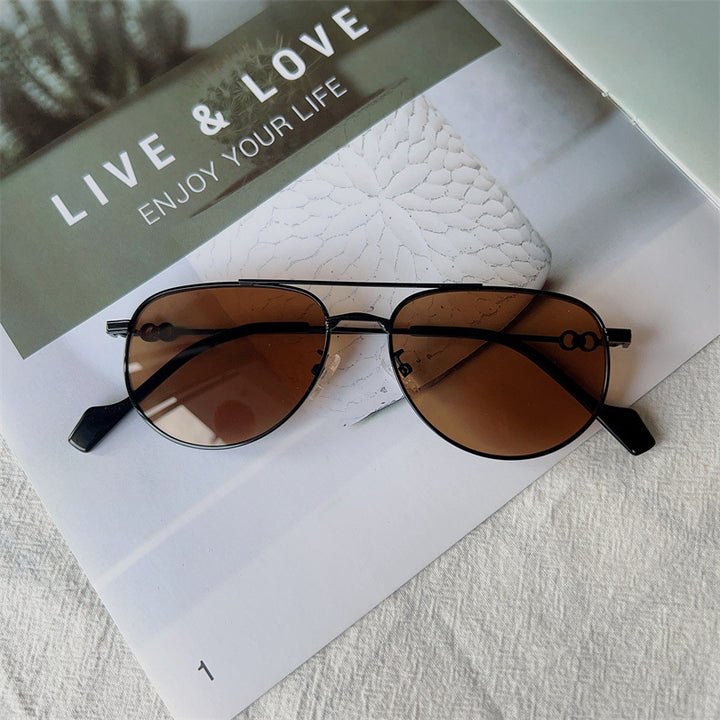 Vintage-Inspired Aviator Sunglasses Bowlift