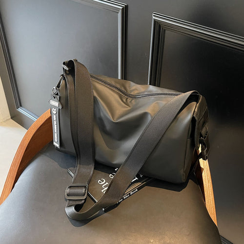 Sleek Multi-Functional Shoulder Bag Bowlift