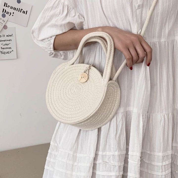 Handmade round bag with elegant design Bowlift