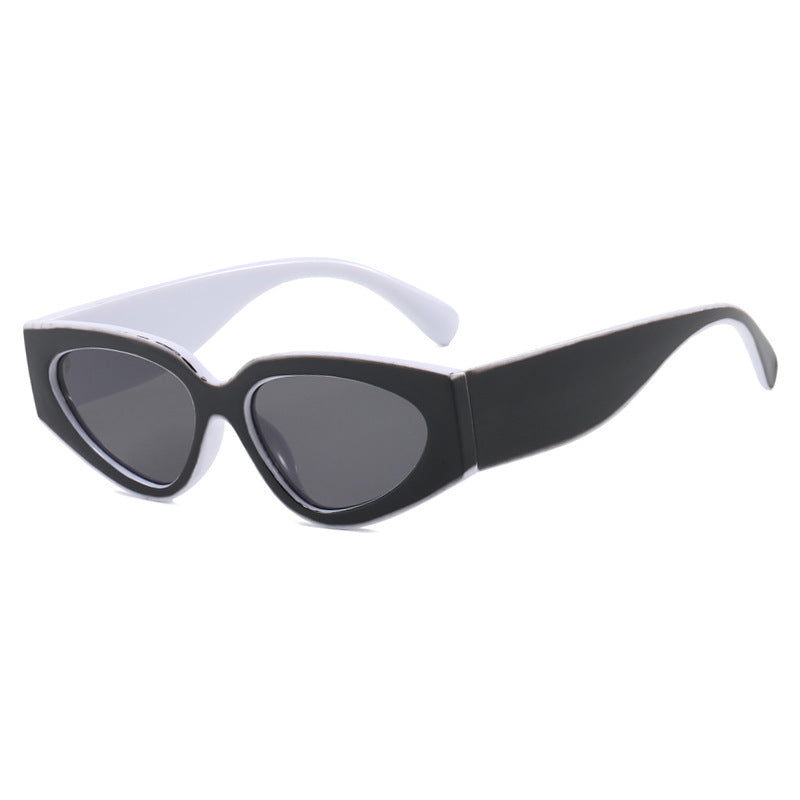 Women's Cat-Eye Sunglasses with Extravagant Design and Protective UV Filter Bowlift
