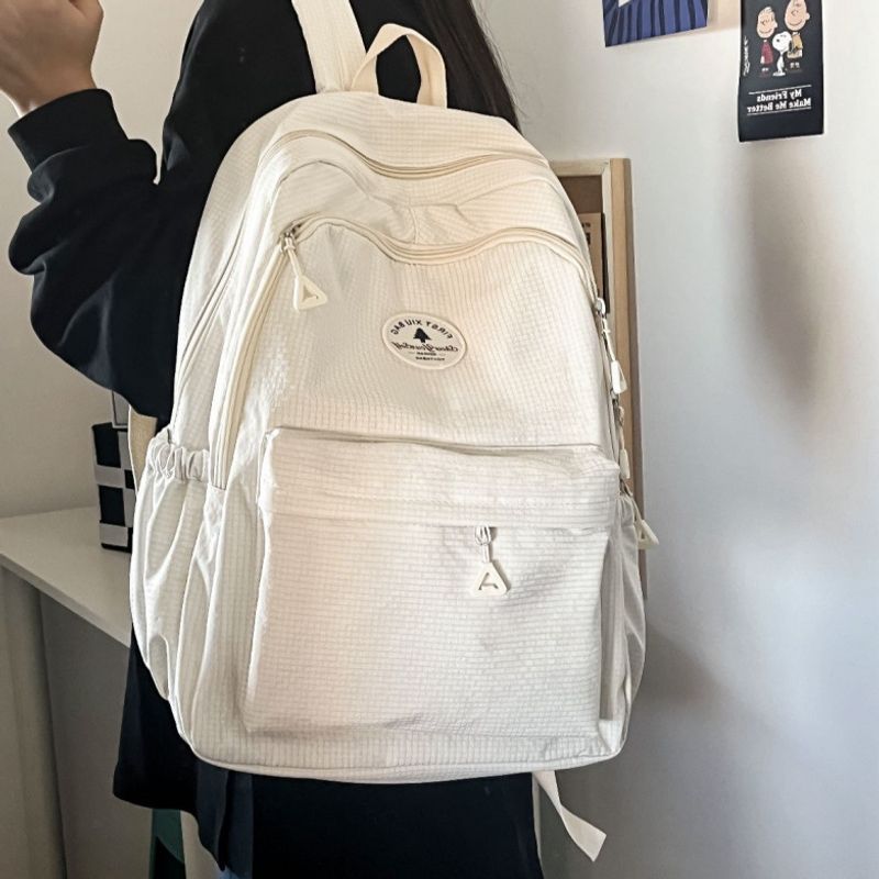 Lightweight Everyday Backpack Bowlift