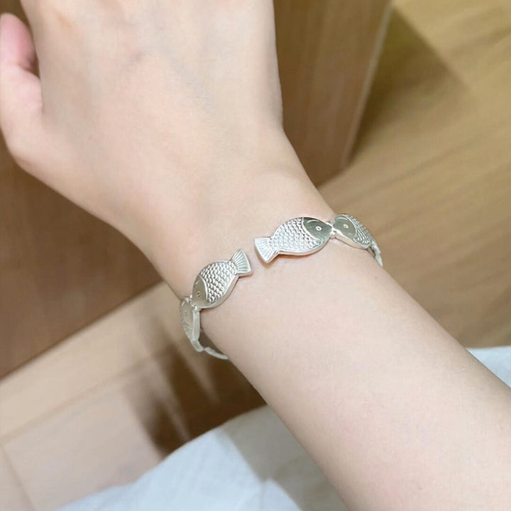Fish Design Bracelet Bowlift