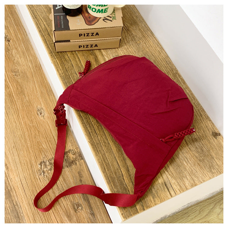Comfortable shoulder bag with practical compartments Bowlift