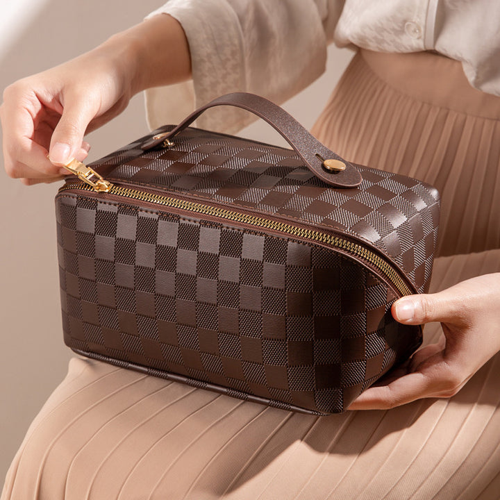 Elegant Travel Cosmetic Case Bowlift