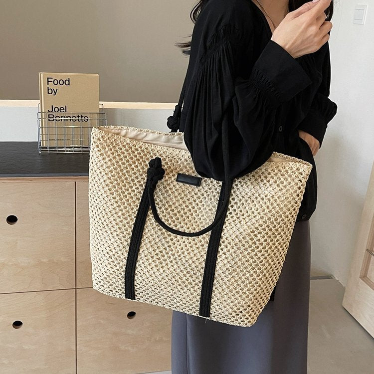 Generous Tote Bag Made of Natural Materials Bowlift