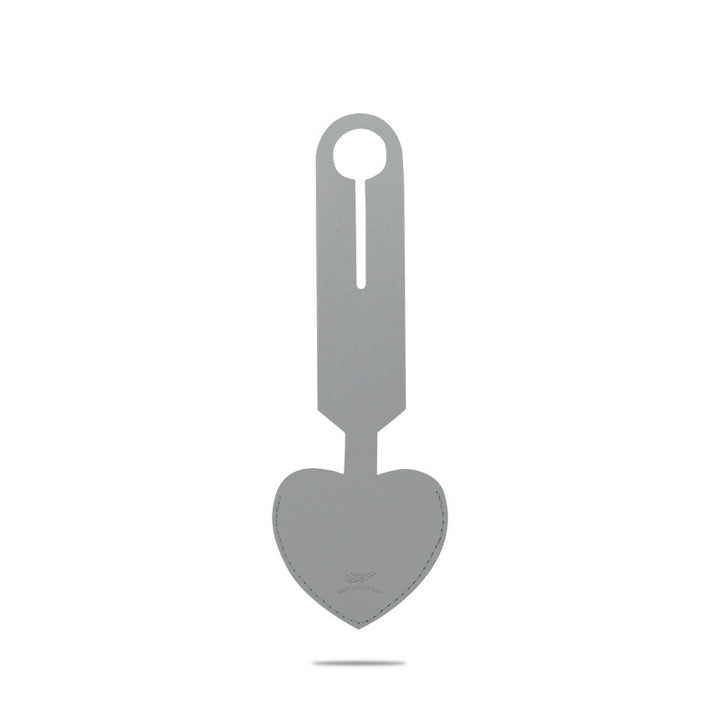 heart-shaped leather luggage tag with adjustable loop Bowlift
