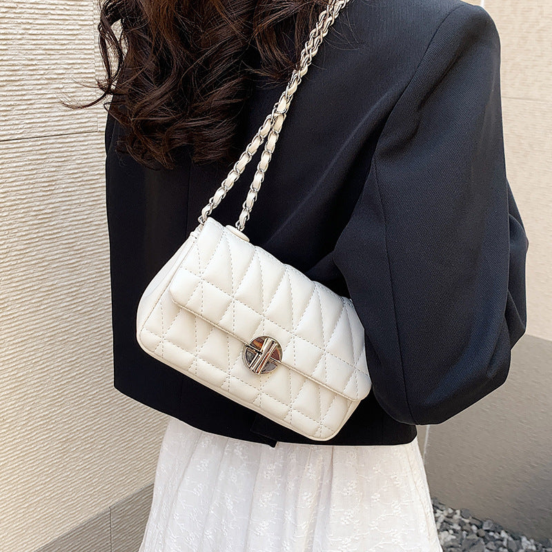 Quilted Chain Crossbody Bag Bowlift
