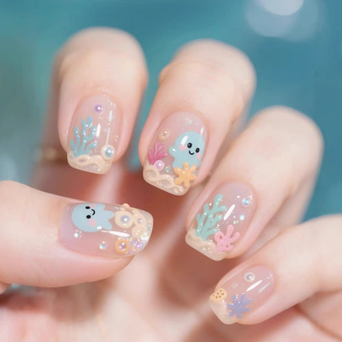 Nails in maritime themes with 3D applications Bowlift